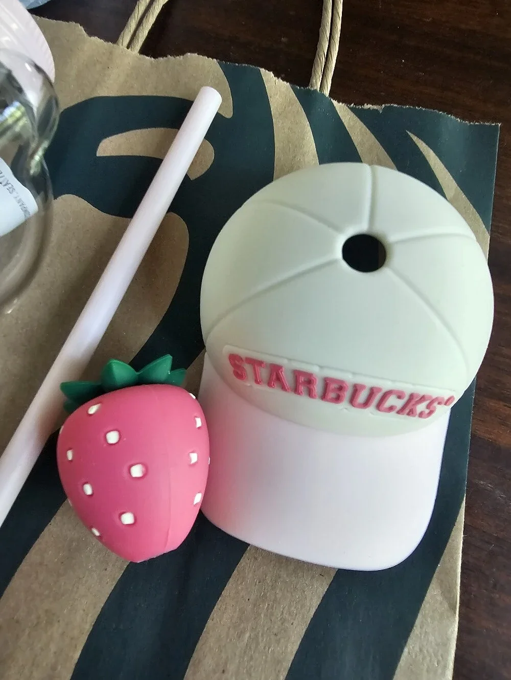 2026 Starbucks Bear Glass Bottle with Pink Lid and Straw Hat Strawberry